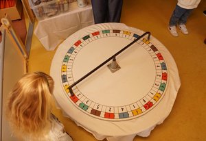 Eine bunte Drehscheibe