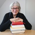 Viele Bücher haben Pastorin Denise Westphal in ihrem Berufsleben begleitet, aber das Gesangbuch liebt sie besonders. 